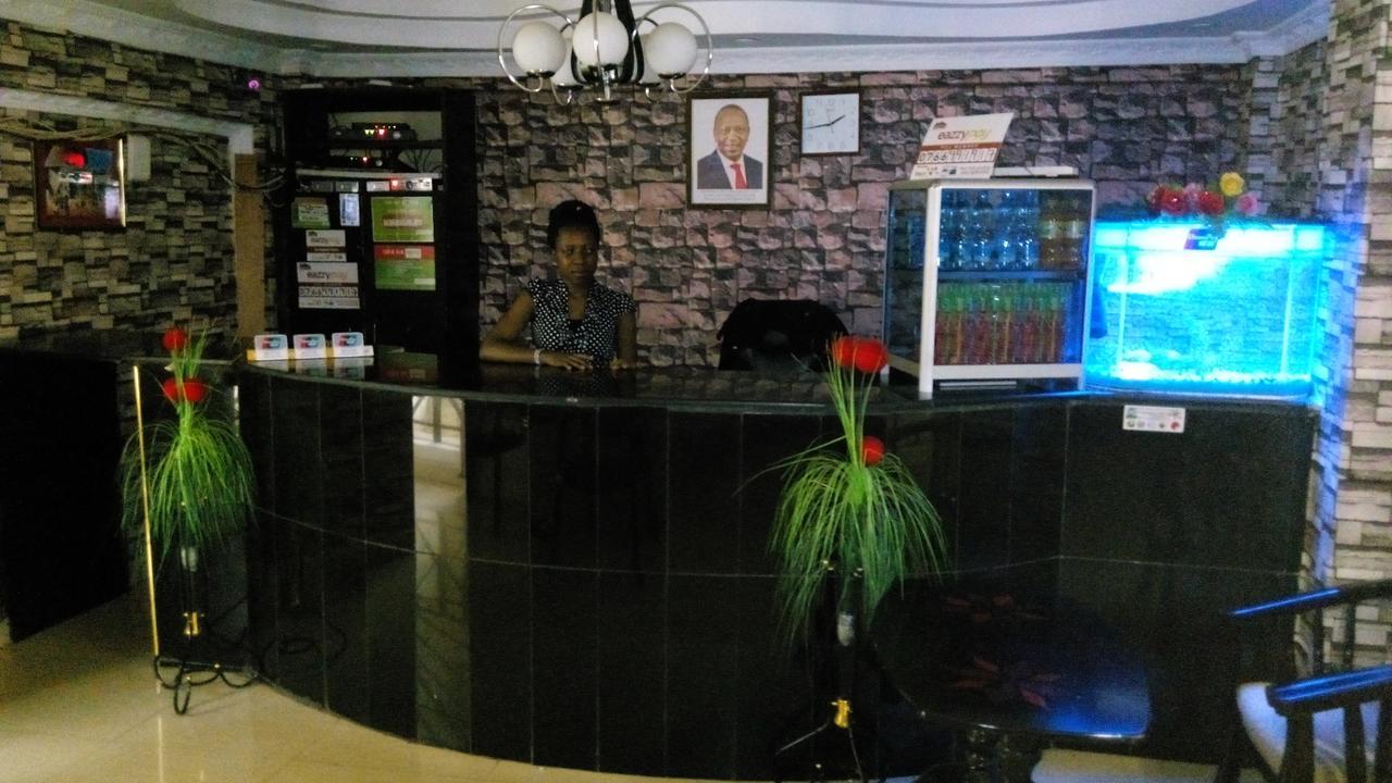 Royal Palm Hotel And Suites Nakuru Esterno foto