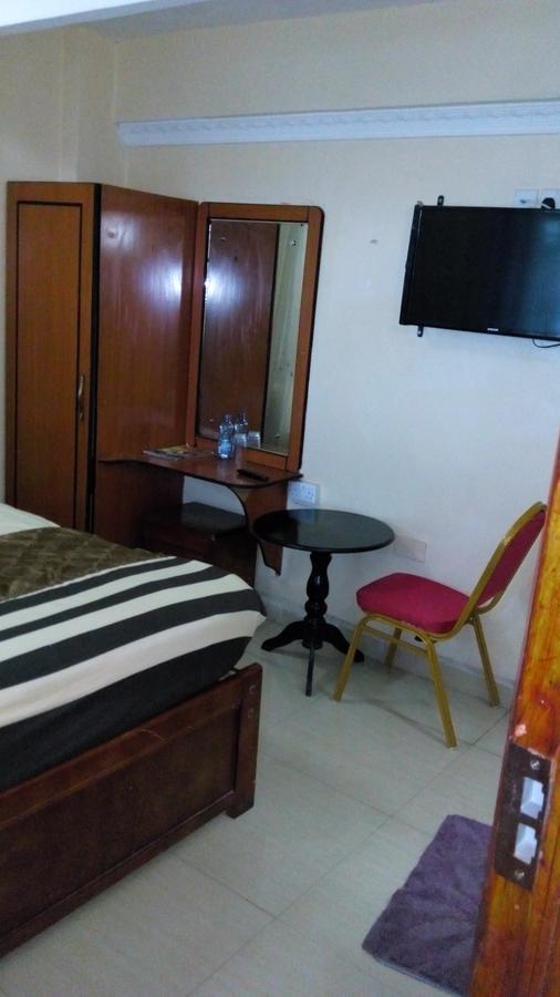 Royal Palm Hotel And Suites Nakuru Esterno foto