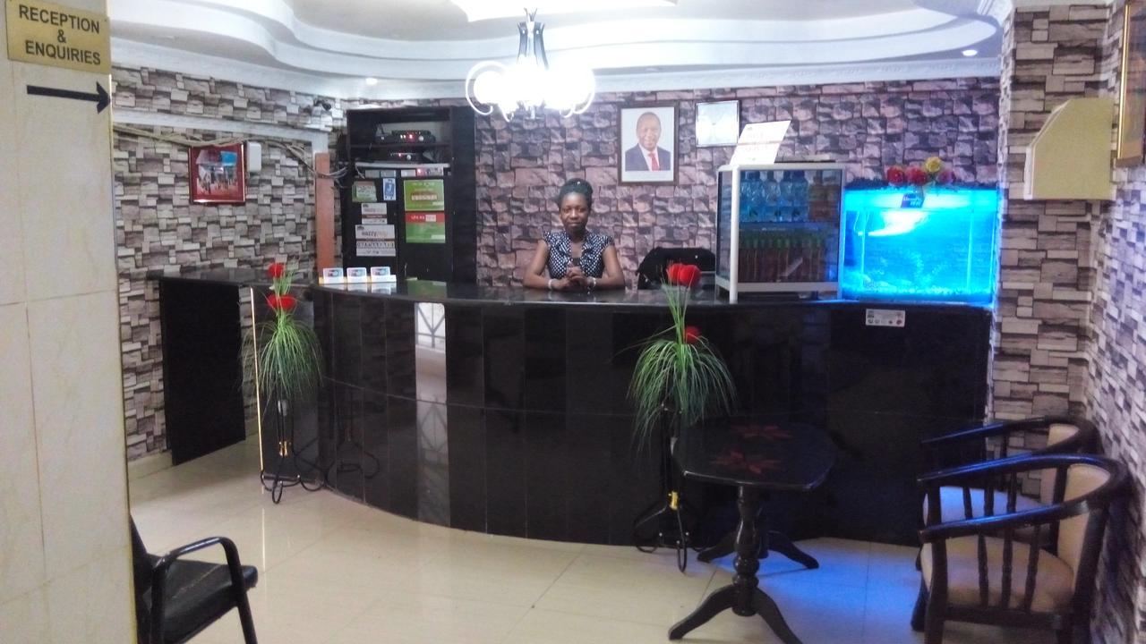 Royal Palm Hotel And Suites Nakuru Esterno foto